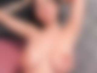 Giannasue's Live Sex Cam Show