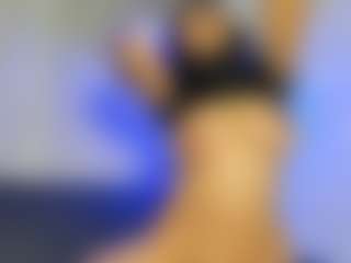 Giannasue's Live Sex Cam Show