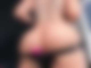 Giannasue's Live Sex Cam Show
