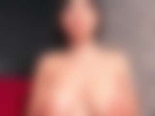 Giannasue's Live Sex Cam Show