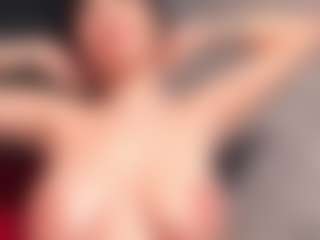 Giannasue's Live Sex Cam Show