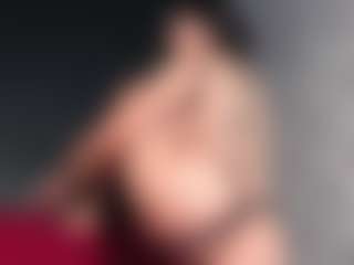 Giannasue's Live Sex Cam Show