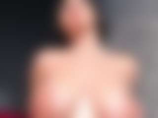 Giannasue's Live Sex Cam Show