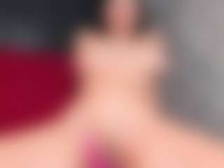 Giannasue's Live Sex Cam Show