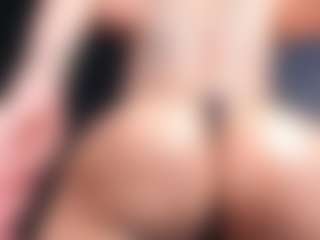 Giannasue's Live Sex Cam Show