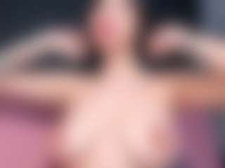 Giannasue's Live Sex Cam Show