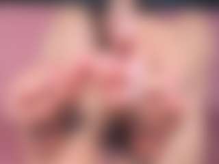 Giannasue's Live Sex Cam Show