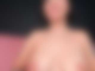 Giannasue's Live Sex Cam Show