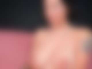 Live cam show with Giannasue - Strip BBW on Camsoda