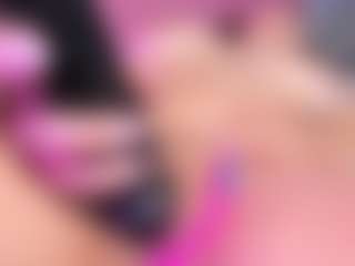 Giannasue's Live Sex Cam Show