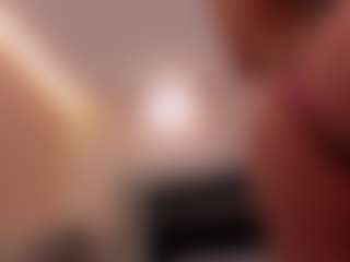 Bianca Pierce MILF webcam performer live streaming