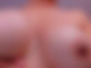Live cam show with Bianca Pierce - Brown Hair on TeamSkeetLive