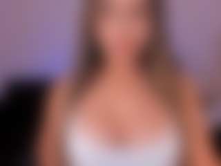 Live cam show with Bianca Pierce - MILF Teen (18+) on AdultVida.com