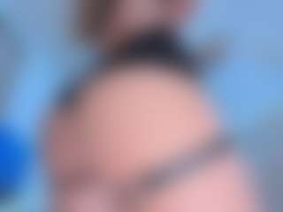 Live cam show with ScarletAndTom - Ass Bouncing on TeamSkeetLive