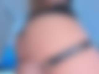 Live cam show with ScarletAndTom - Oil on studioflirtlive.com