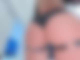 Live cam show with ScarletAndTom - Oil on Camsoda