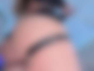 Live cam show with ScarletAndTom - Shaved Pussy on Stripli.com