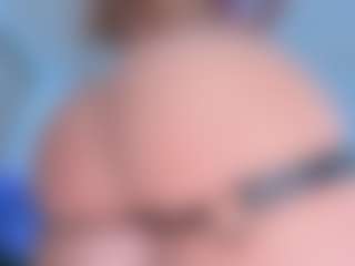 Live cam show with ScarletAndTom - Fingers on Free Soda