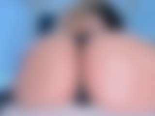 ScarletAndTom's Live Sex Cam Show