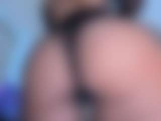 Live cam show with ScarletAndTom - BBW on Livezox