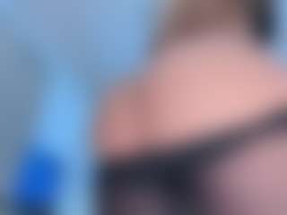 Live cam show with ScarletAndTom - BBW on makecum.org