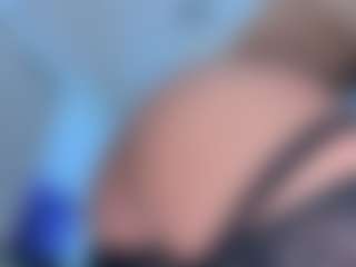 Live cam show with ScarletAndTom - Athletic on Camsoda