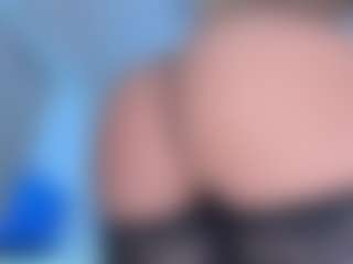 Live cam show with ScarletAndTom - Tease on AdultVida.com