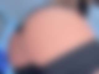Live cam show with Scarletthegoddess - Fingers on Gym Cam Girls