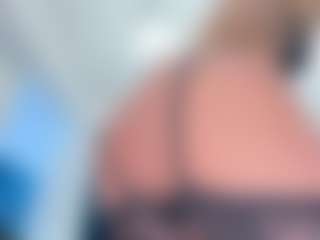 Live cam show with Scarletthegoddess - Natural on xplaylive.com