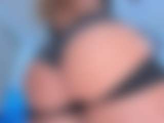 Live cam show with Scarletthegoddess - Dildo on AdultVida.com
