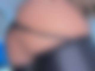 Live cam show with Scarletthegoddess - Athletic BBW on liverealitysex.com