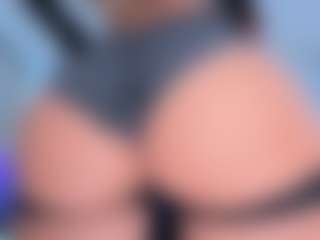 Live cam show with Scarletthegoddess - Shaved Pussy on live18s.com