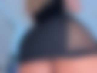 Live cam show with Scarletthegoddess - Athletic on liverealitysex.com