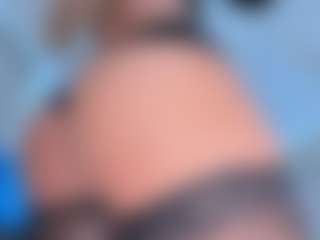 Live-camshow met Scarletthegoddess - Blonde Hair Dildo op Camsoda