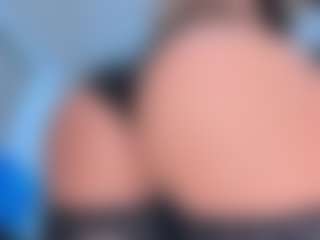 Live cam show with Scarletthegoddess - Fingers on Camsoda