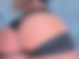 Live cam show with Scarletthegoddess - Cock Rating on Dolls Live