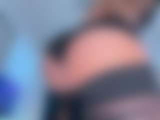 Live cam show with Scarletthegoddess - Athletic on Hubzter Live