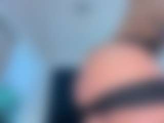 Live cam show with Scarletthegoddess - Cum on Gym Cam Girls