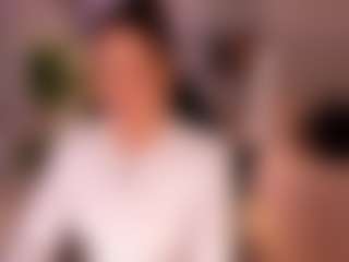 Live cam show with AmyWoods - Average on Big Tits