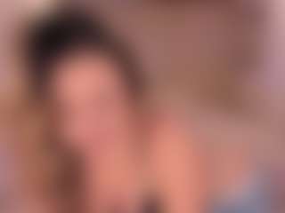 Live cam show with AmyWoods - Average on Uber Horny