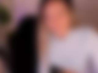 Live cam show with AmyWoods - Average on Camsoda Late Night