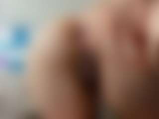 Live cam show with Lovelymichellex - Anal MILF on AdultVida.com