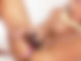 Live cam show with FitMilfBecca - Mature on Hubzter Live