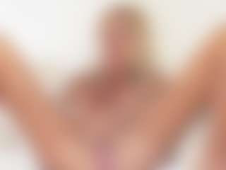 FitMilfBecca's Live Sex Cam Show