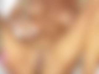 Live cam show with FitMilfBecca - Athletic Brown Eyes on hrnylive.com