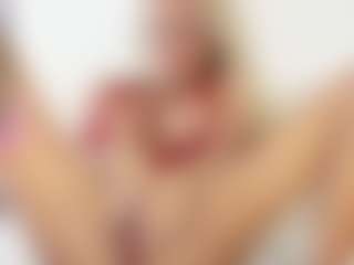 FitMilfBecca's Live Sex Cam Show
