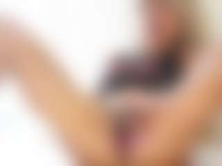 FitMilfBecca MILF webcam performer live streaming