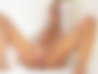 FitMilfBecca's Live Sex Cam Show