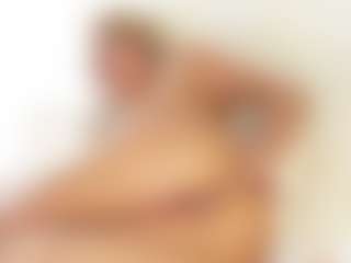 FitMilfBecca MILF webcam performer live streaming