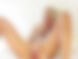 FitMilfBecca's Live Sex Cam Show